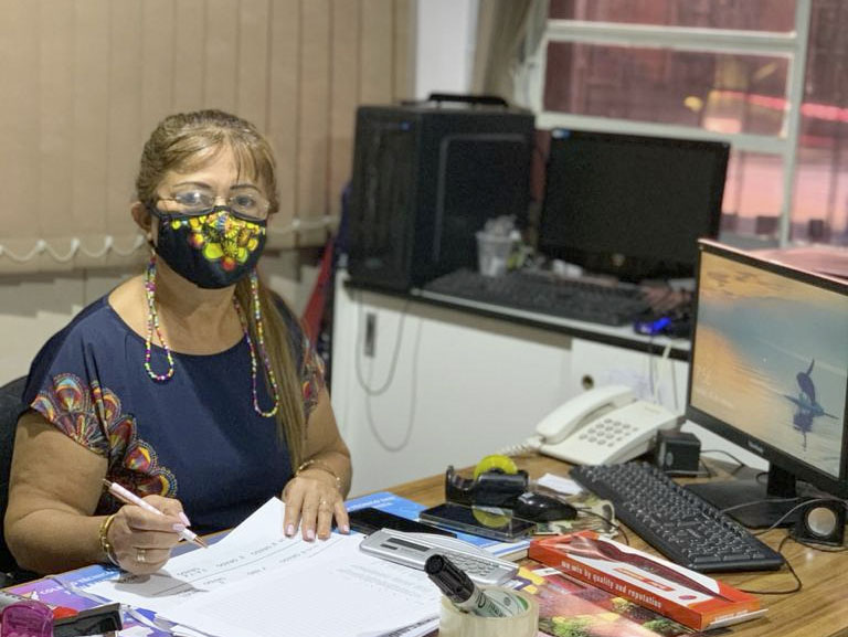 Teresita Garay de Ruiz, Directora del Colegio Técnico San Juan Bautista.